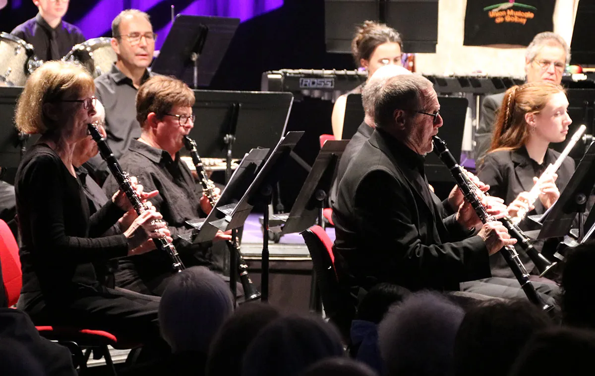 Pupitre de clarinettistes pendant la prestation — concert de Sainte-Cécile du 7 décembre 2025 à Golbey