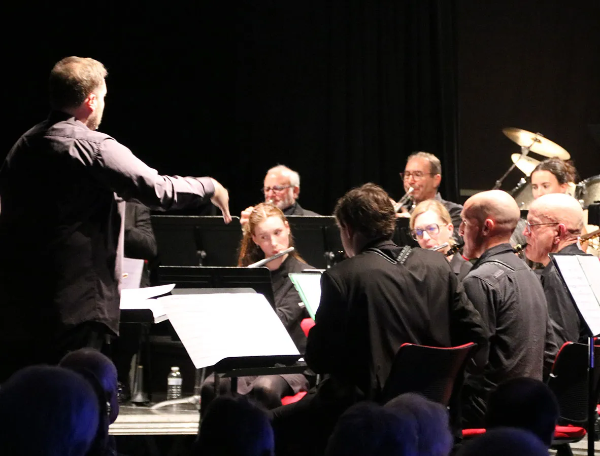 Musiciens réunis derrière leurs pupitres — concert de Sainte-Cécile du 7 décembre 2025 à Golbey
