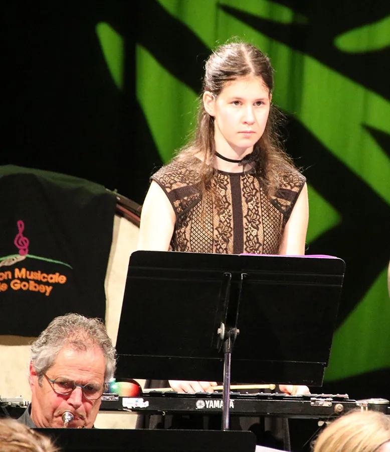 Percussionniste devant son instrument sur scène — concert de Sainte-Cécile du 7 décembre 2025 à Golbey