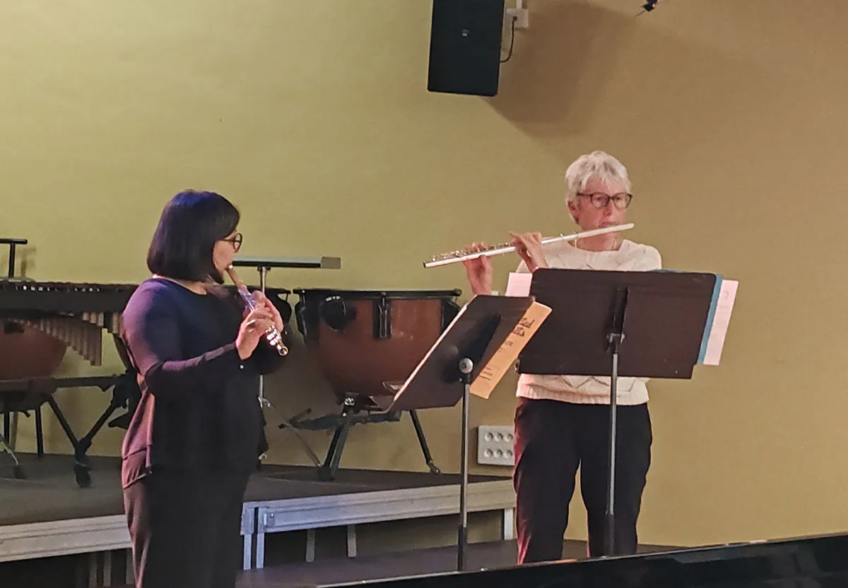 Duo de flûtistes jouant de la flûte traversière — auditions du 12 décembre 2025 à l’École de musique de Golbey