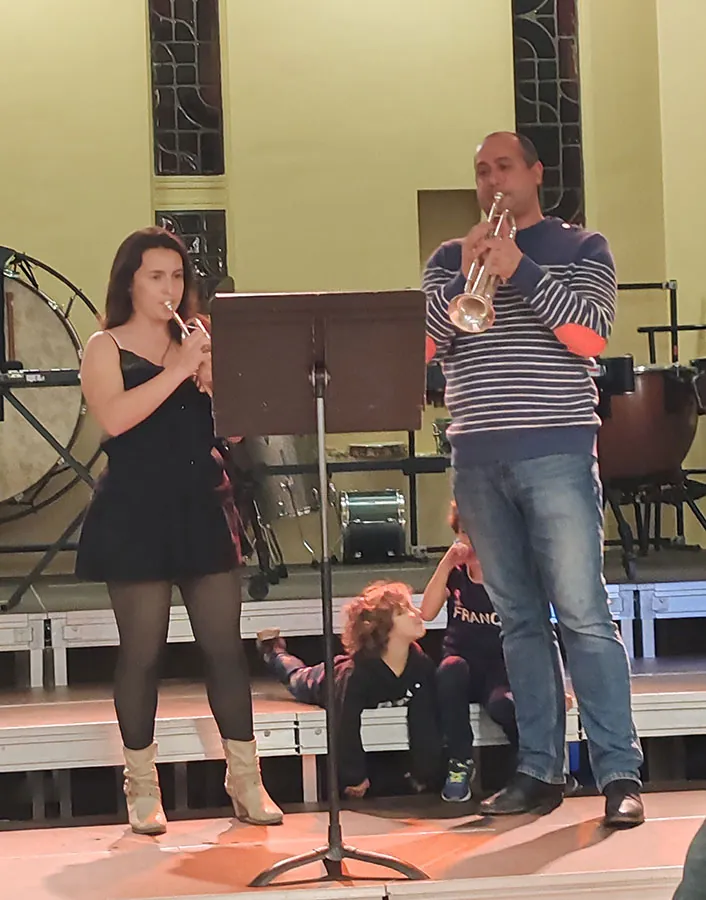 Trompettiste jouant de la trompette au sein de la formation — auditions du 12 décembre 2025 à l’École de musique de Golbey