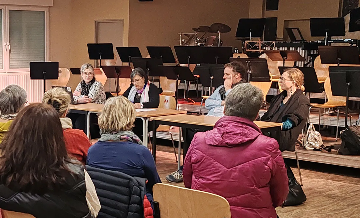 Table de direction face aux adhérents pendant l’assemblée générale 2026 de l’Union Musicale de Golbey