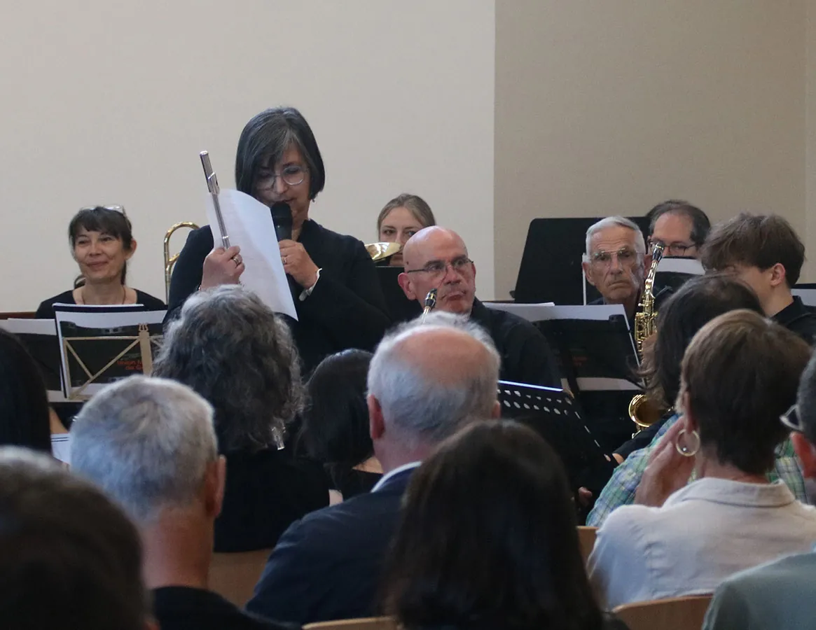 Prise de parole devant les musiciens et le public — concert de printemps du 9 mai 2026 à Uxegney