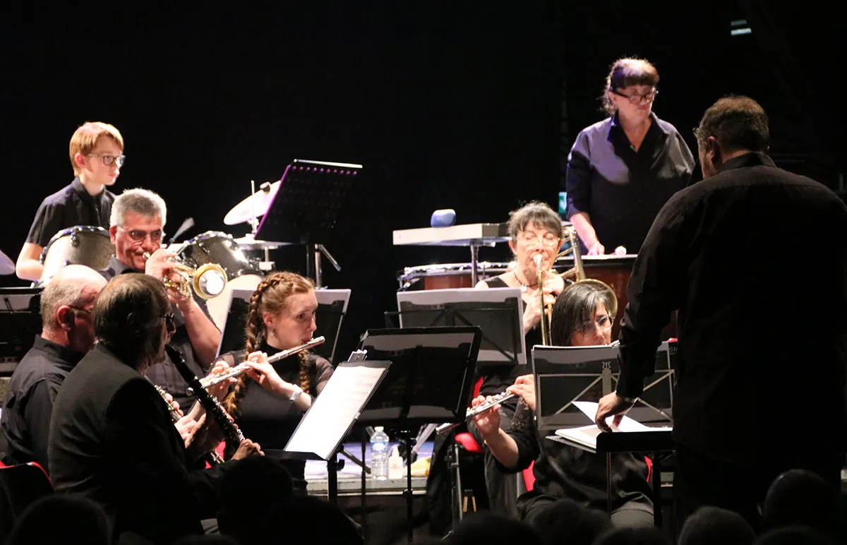 Vue de scène sur les musiciens de la formation — concert de printemps du 10 mai 2026 à Golbey