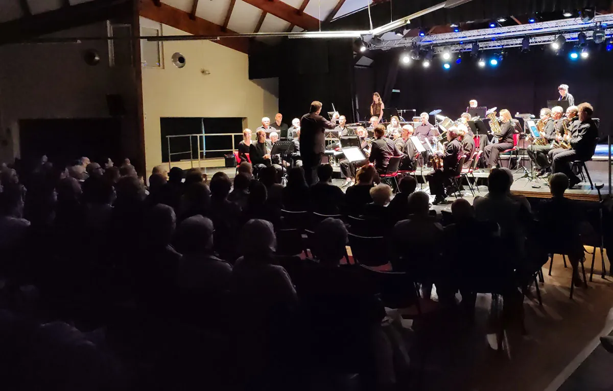 Public assis face à l’Orchestre d’harmonie de Golbey — concert de printemps du 10 mai 2026 à Golbey