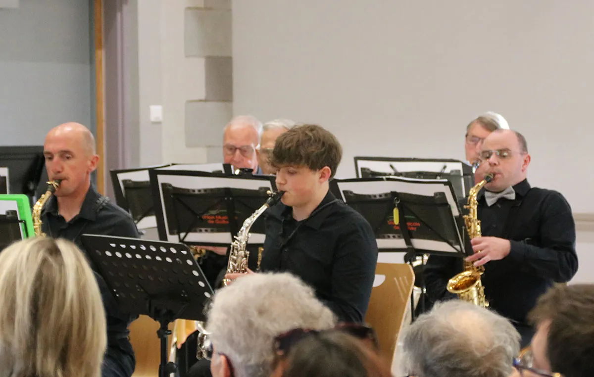 Saxophonistes jouant ensemble au sein de la formation — concert de printemps du 17 mai 2026 à Jeuxey