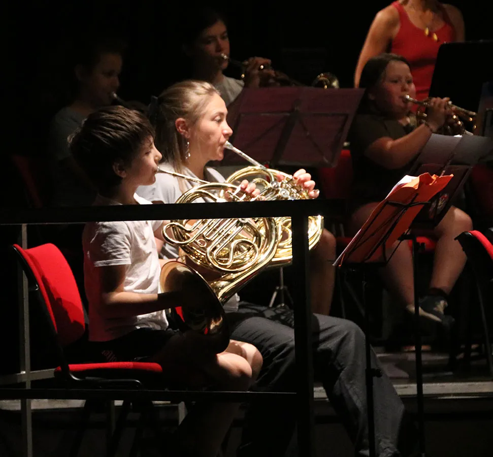 Corniste jouant au sein de la classe d’orchestre — concert des classes d’orchestre du 24 mai 2026 à Golbey