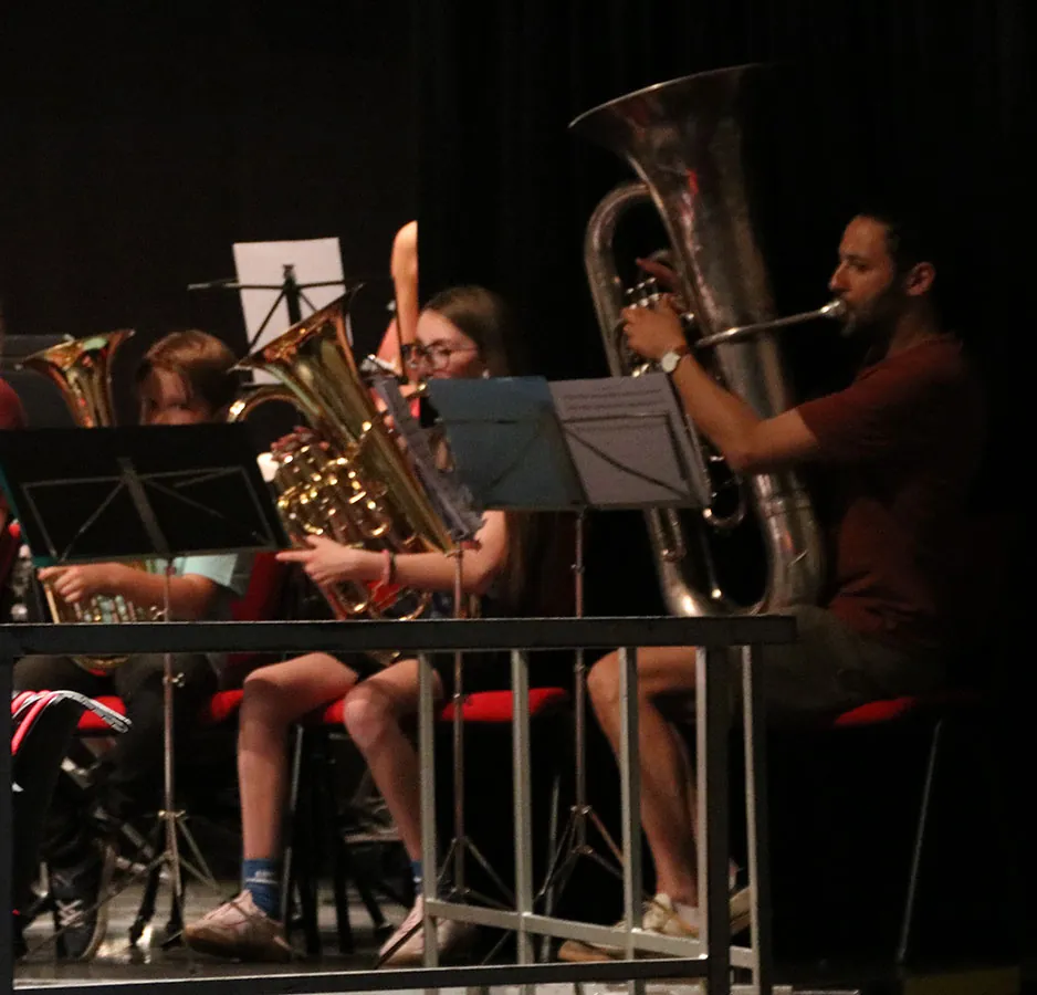 Euphonium et musicien du pupitre de cuivres au sein de l’ensemble — concert des classes d’orchestre du 24 mai 2026 à Golbey