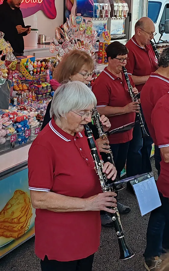 Pupitre de clarinettes — Foire aux beignets râpés à Golbey, 29 mai 2025