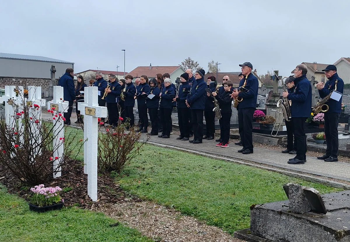 Orchestre d’harmonie au cimetière de Golbey pour l’Armistice du 11-Novembre 2024