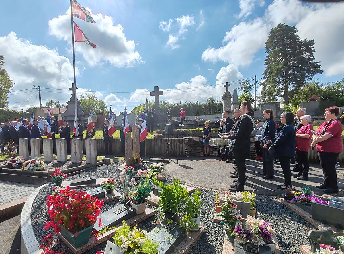 Cérémonie au cimetière de Chaumousey — cérémonie de Ténèbran à Chaumousey