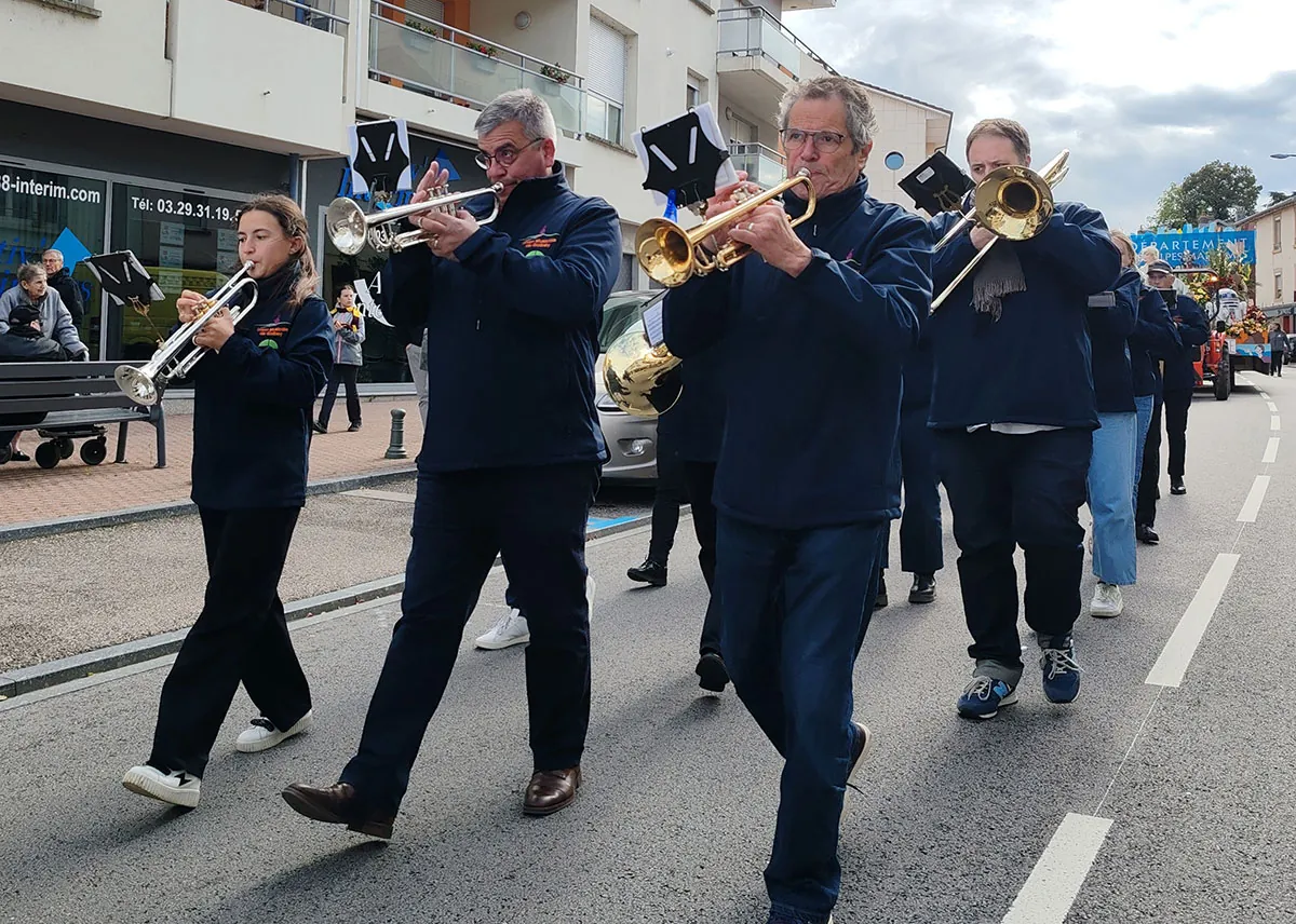 Trompettistes de l’Orchestre d’harmonie de Golbey au défilé de la Sainte-Fleur