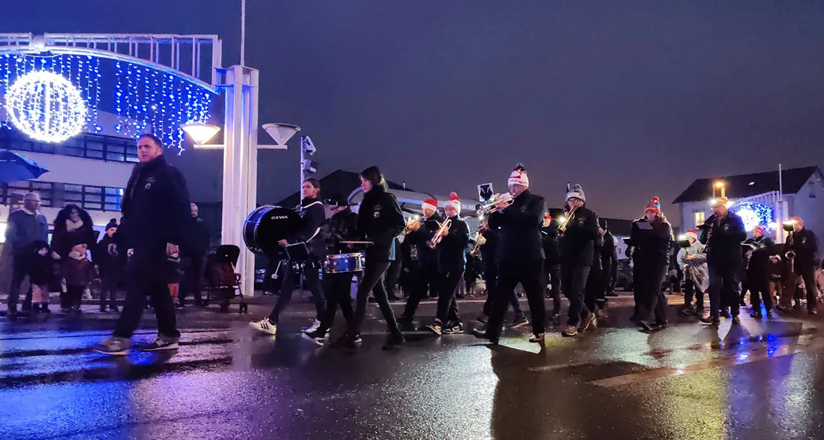Defile — parade de Noël à Golbey