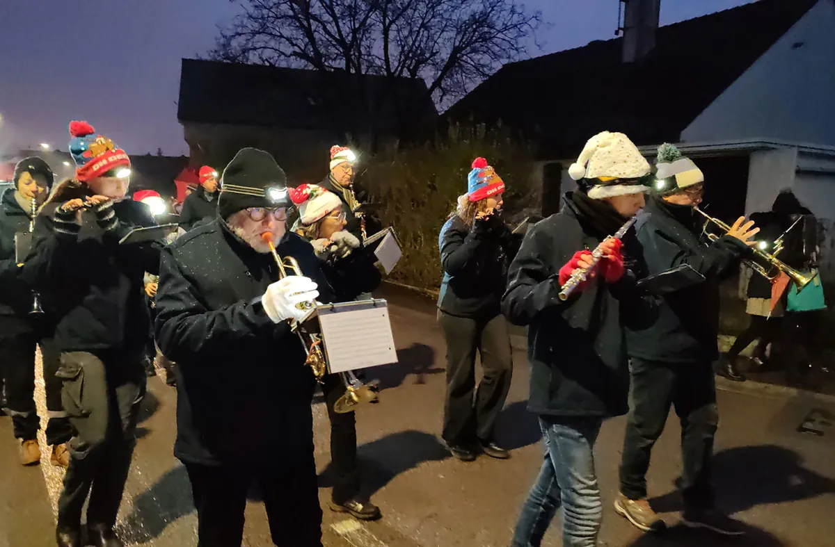 Pupitre de trompettes — parade de Noël à Golbey