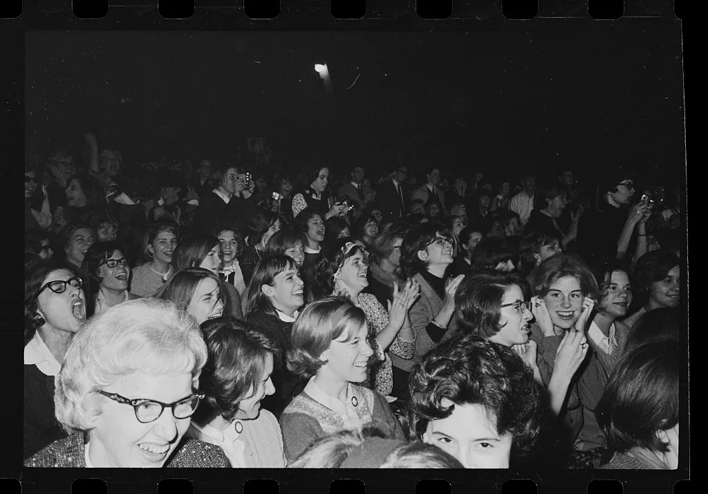 Les Beatles en concert au Washington Coliseum lors de leur premier concert aux États-Unis en 1964