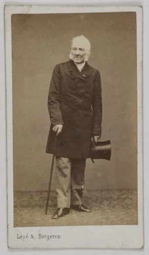 Portrait photographique de Gustave Vogt, hautboïste et professeur au Conservatoire de Paris.